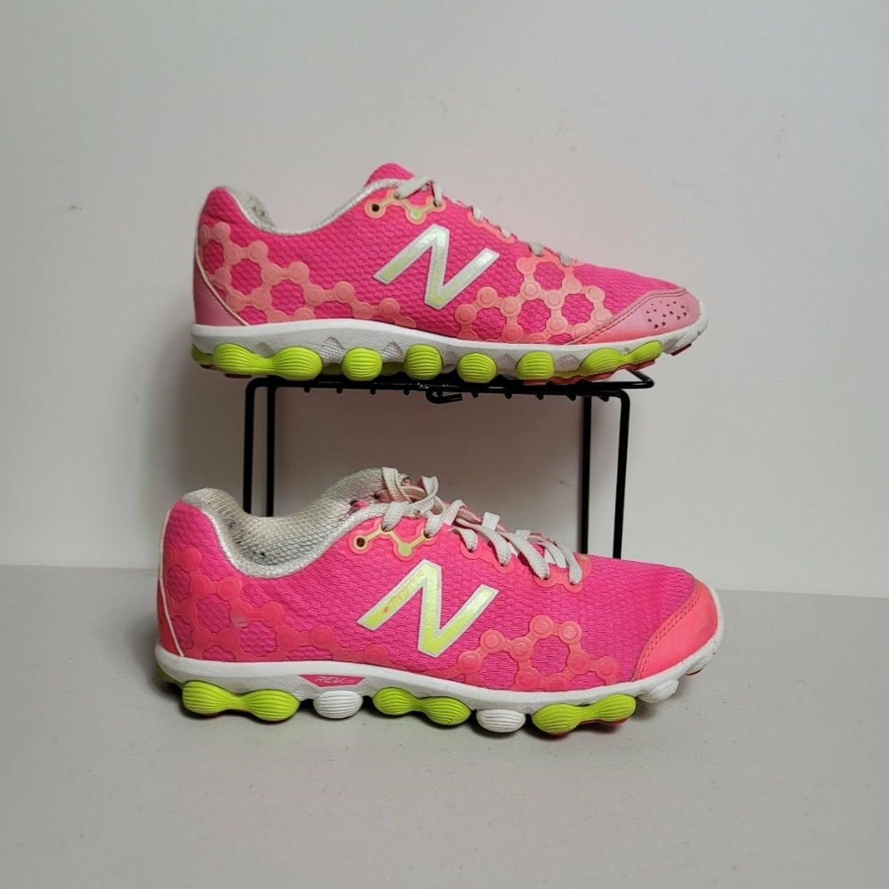 New Balance Minimus REVLite Woman's Sneakers Sz 6B - Picture 2 of 8